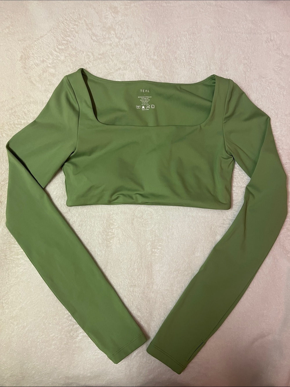 NEW - Active by teal Hawaii Green Long Sleeve Crop Top